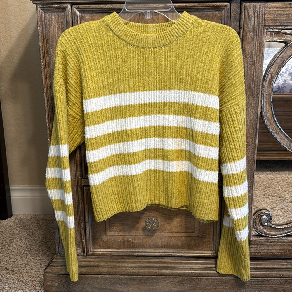Pink Republic Sz M striped sweater green white cozy fall autumn casual